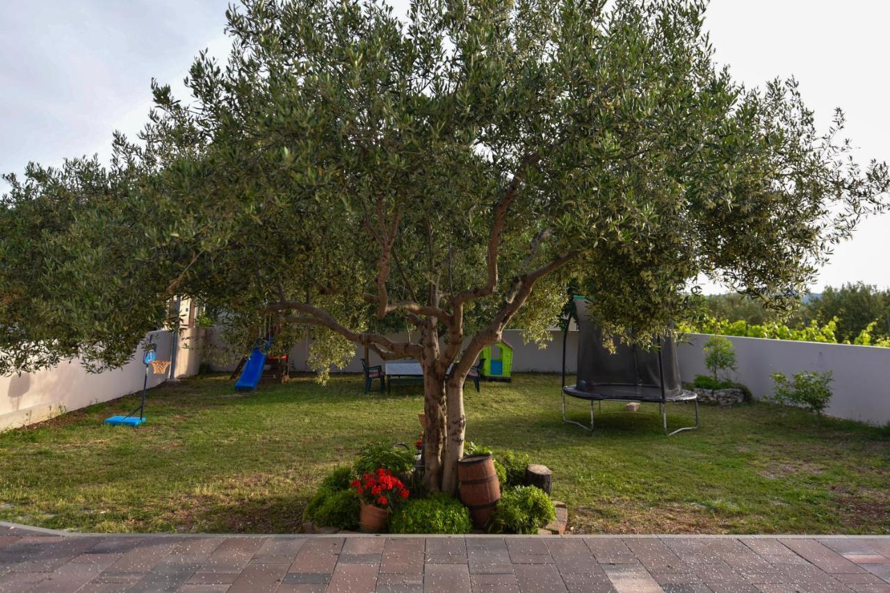 Apartmani Kristijan スヴェティ・ペタル エクステリア 写真