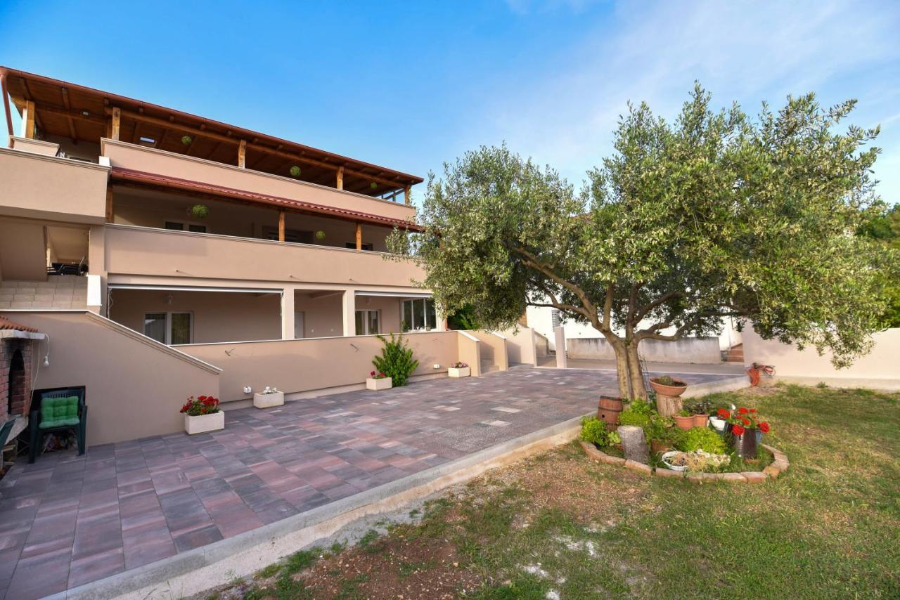 Apartmani Kristijan スヴェティ・ペタル エクステリア 写真