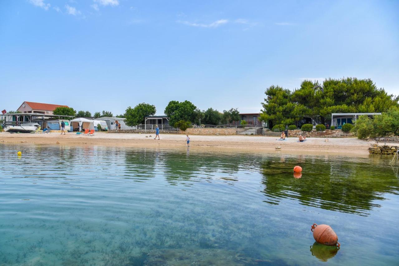 Apartmani Kristijan スヴェティ・ペタル エクステリア 写真