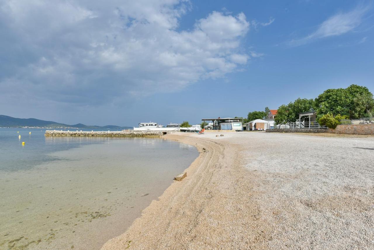 Apartmani Kristijan スヴェティ・ペタル エクステリア 写真
