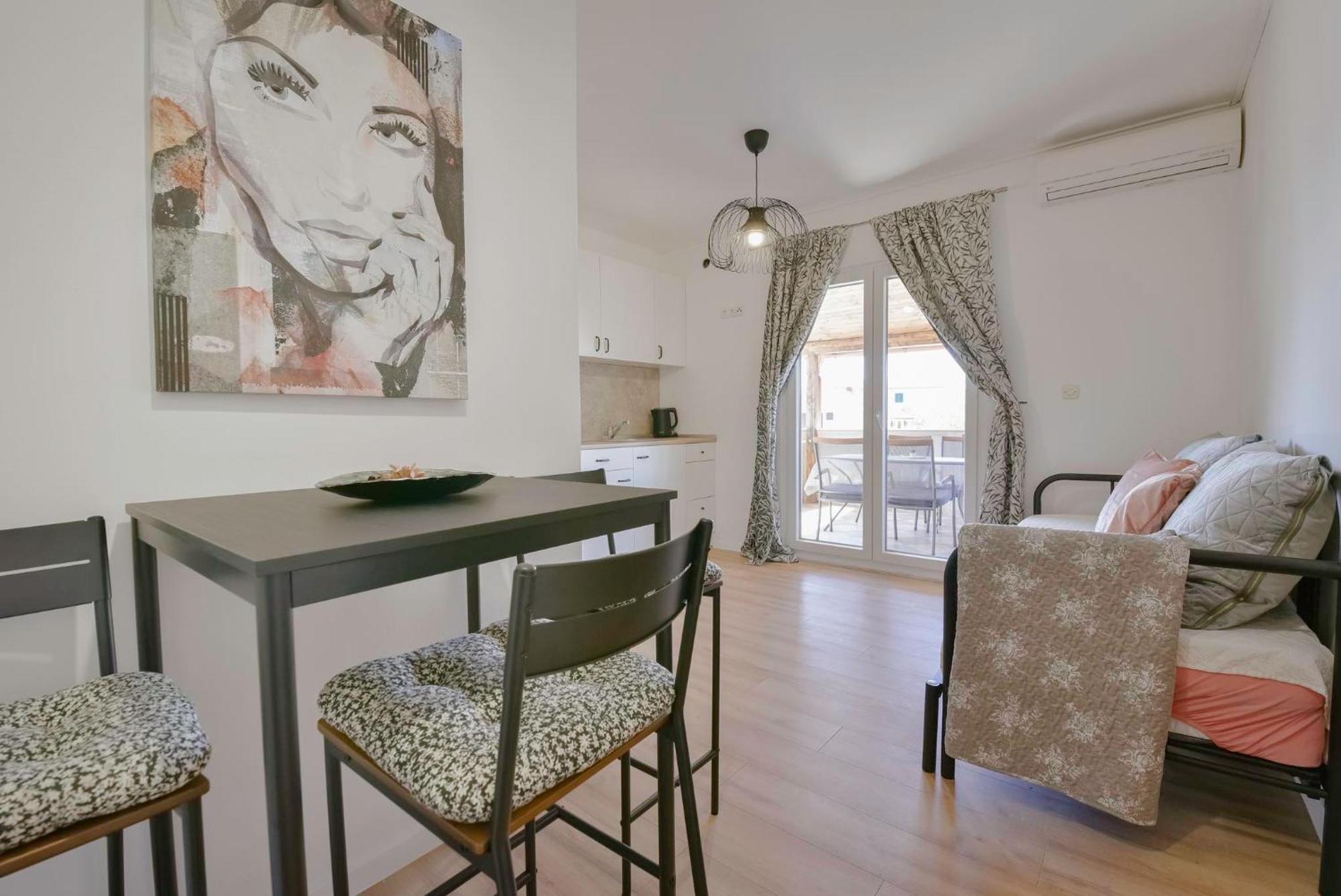 Apartmani Kristijan スヴェティ・ペタル エクステリア 写真